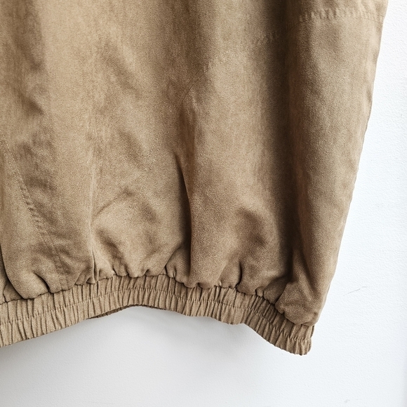 Badlands Las Vegas Golf Club Vest, Brown Faux Suede with Metal Snaps, Size Large - Picture 3 of 11